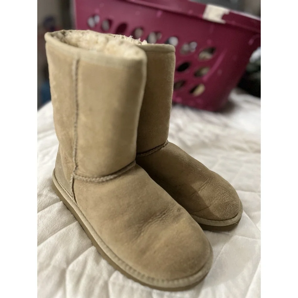 Ugg Australia Boots Womens 6 Classic Short Mid Winter Sheepskin Lined‎ 5825 Sand